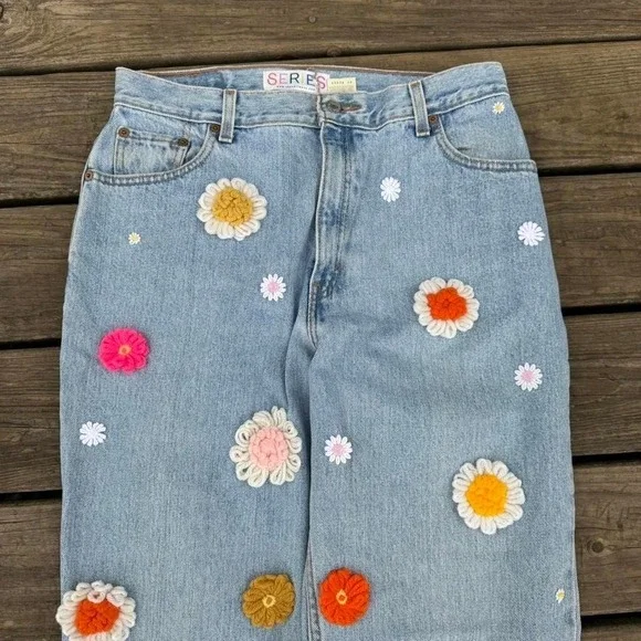 The Series NY Custom Reworked Floral Design Paper Tag Levi's 550 Mom Style Jeans - Picture 3 of 7